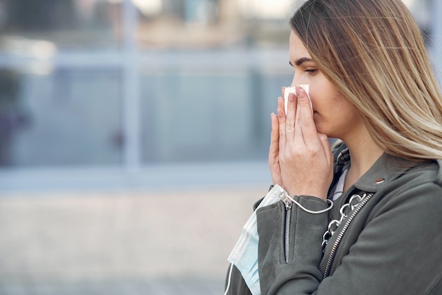 鼻炎流鼻涕怎么治疗 鼻炎的症状都有哪些表现